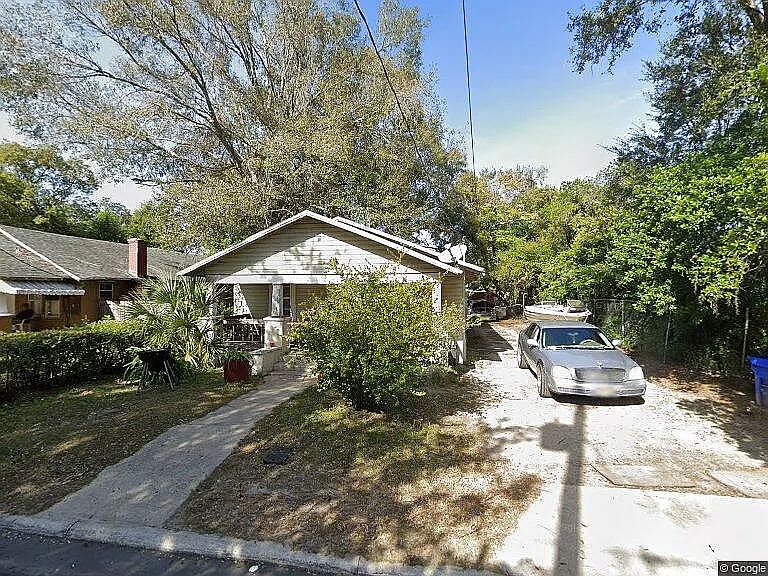 1st image of 409 W 7th St