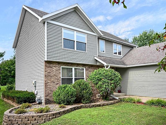 3rd image of 5825 Fairway Dr NW