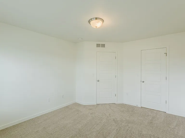 2656 Champagne Ave — Photo 35