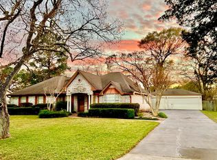 1004 Merriewood Dr, Friendswood, TX 77546