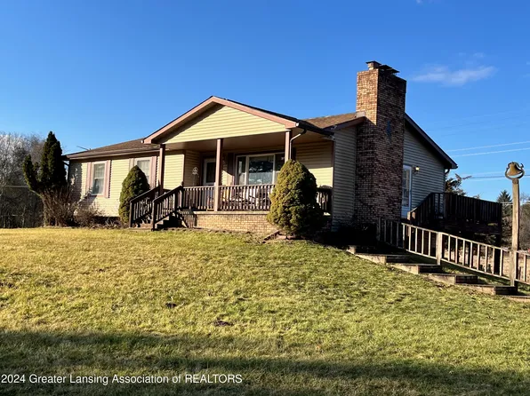 11466 Toma Rd, Pinckney, MI 48169