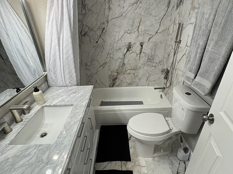 3732 N Taylor Dr — Photo 76