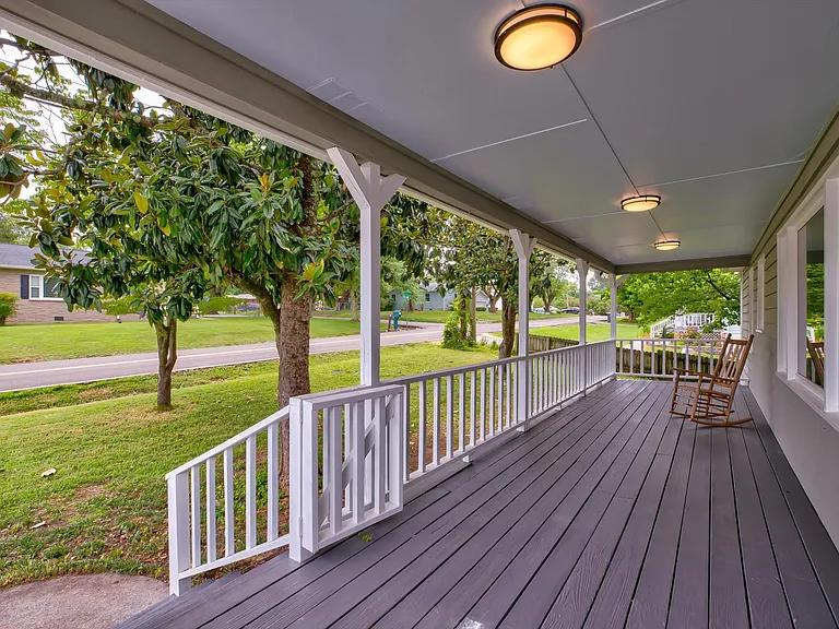 1301 Glenoaks Dr — Photo 23