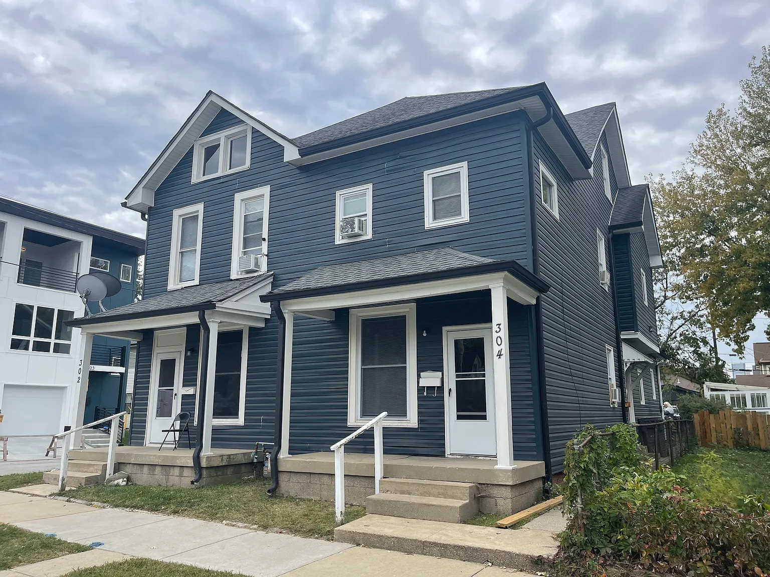 302 N Summit St photo 1