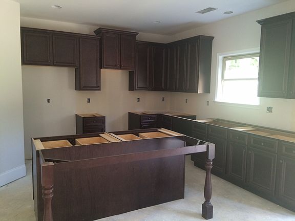 3rd image of 2589 Park Estates Dr