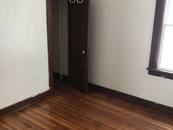 4th image of 30 Morris St Fl 1