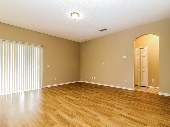 5th image of 9725 Heron Pointe Dr