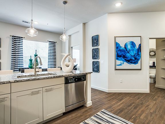 4th image of 4501 N Garland Ave #4211