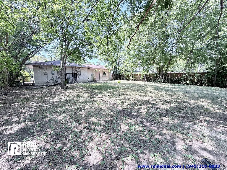 619 Midvale Dr — Photo 24