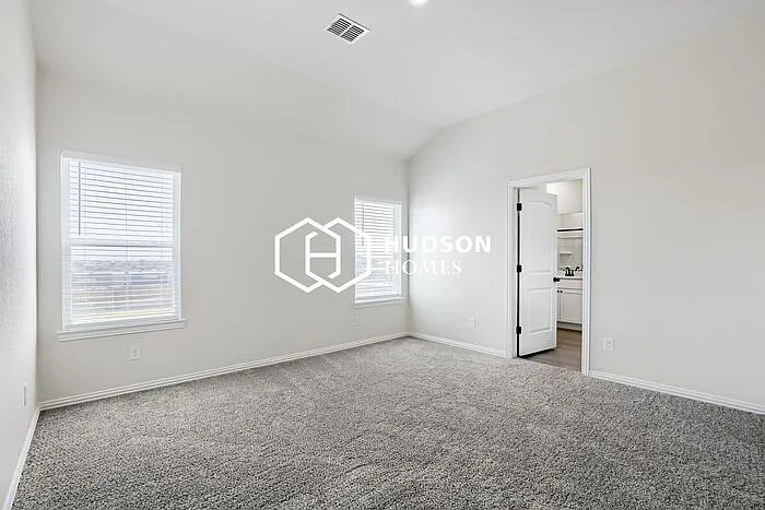3 bed, 2.5 bath, 1970 sqft, $1,749 — Photo 4