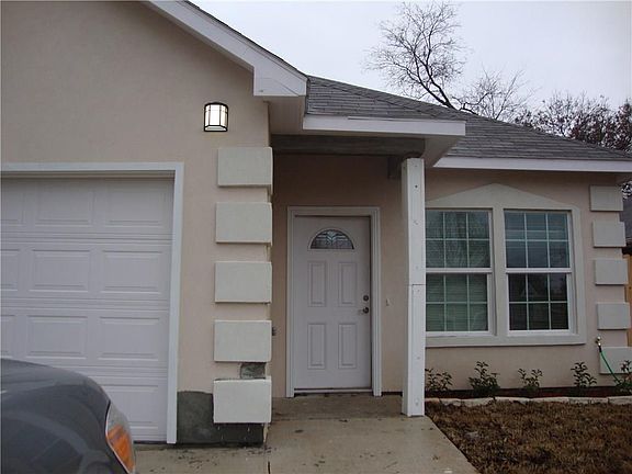 3rd image of 1226 E Louisiana Ave