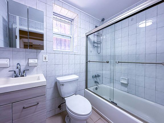 5th image of 75-15 Ditmars Blvd #1