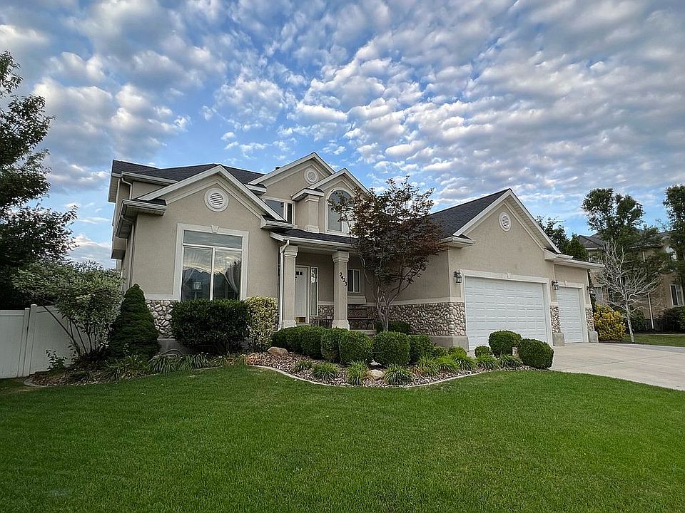 1st image of 2423 N Eaglecrest Dr