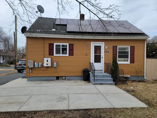 20-20 Maple St #B, Maynard, MA 01754