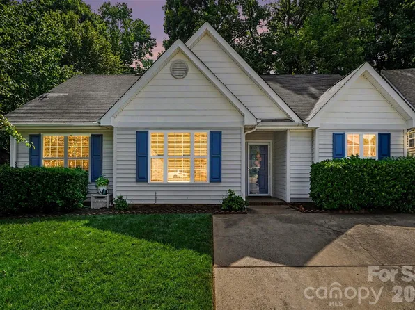 5906 Meadow Hill Dr, Charlotte, NC 28212