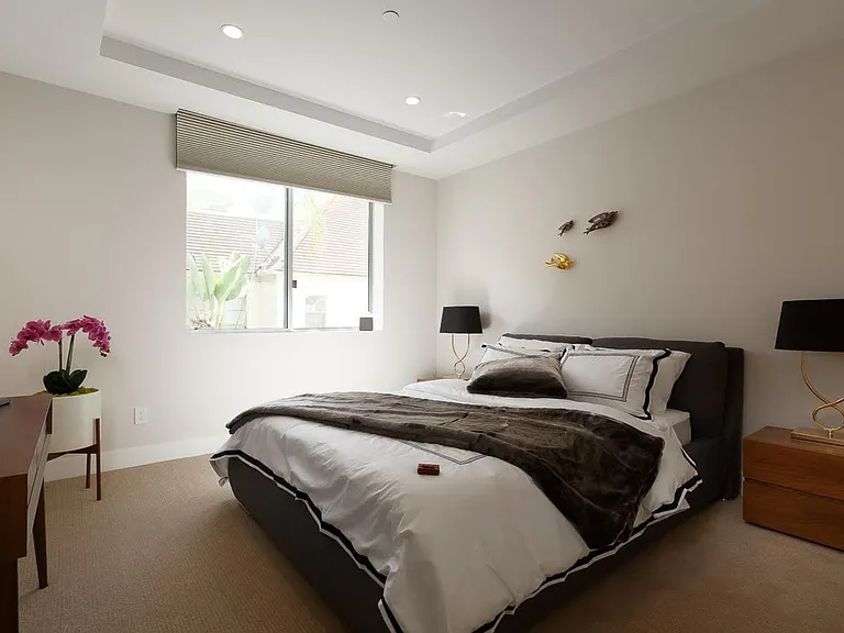 450 N Palm Dr #206 — Photo 10