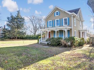 115 South Rd, Westhampton, NY 11977