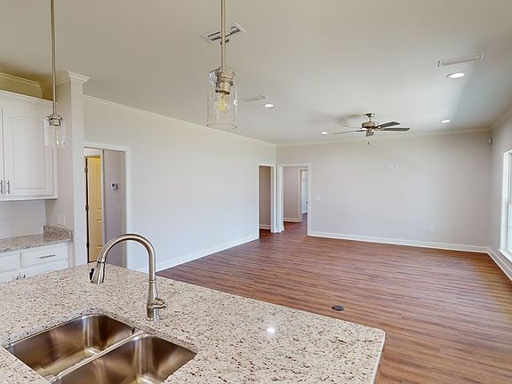 3rd image of 126 Leaf St