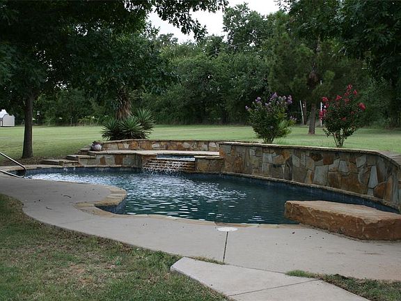 2nd image of 270 Brazos West Dr