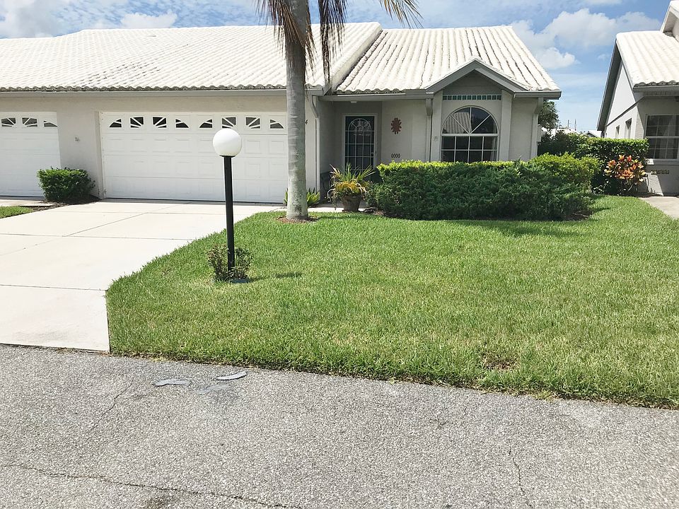 1st image of 5444 Kelly Dr #11