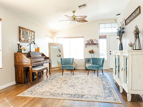5th image of 31099 N Claridge Cir