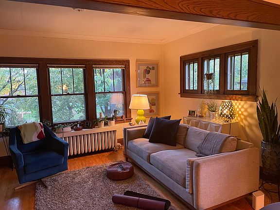 5th image of 404 Sheridan Ave S #0