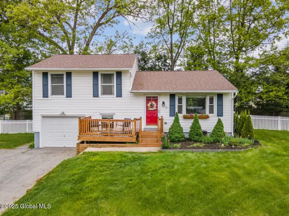 21 St Charles Place, Saratoga Springs, NY 12866