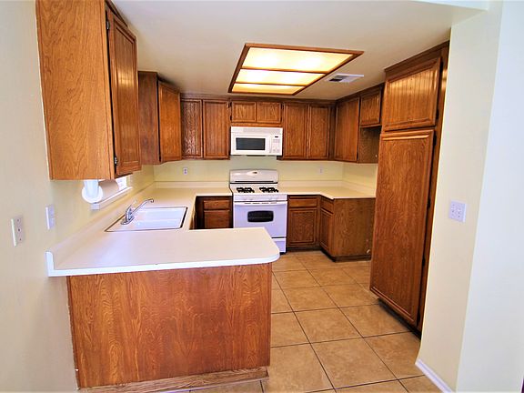 5th image of 26806 Claudette St Unit 321