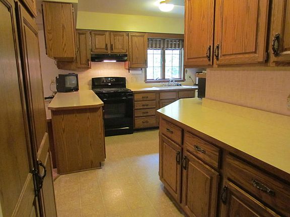 4th image of 5651 Vacationland Dr