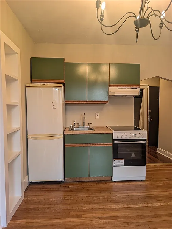 1 bed, 1.0 bath, 450 sqft, $2,200 — Photo 3