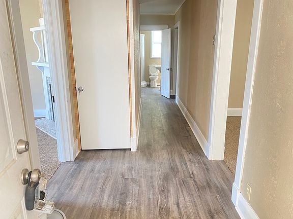 4th image of 723 Broadway St #4