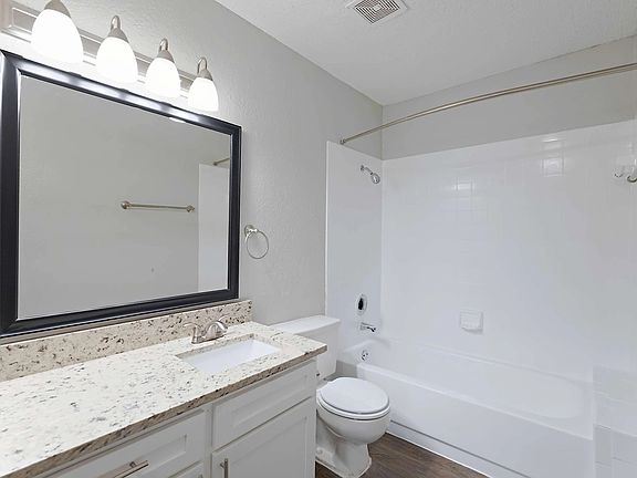 5th image of 1805 Oates Dr #1239
