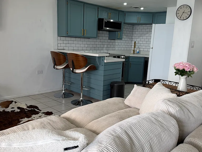 721 N Yturria St #3 — Photo 5