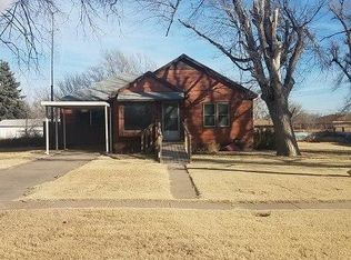 130 S Monroe St, Hugoton, KS 67951