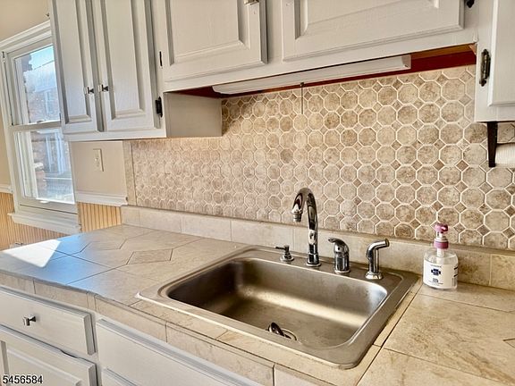 4th image of 55 Schuyler Ave #19
