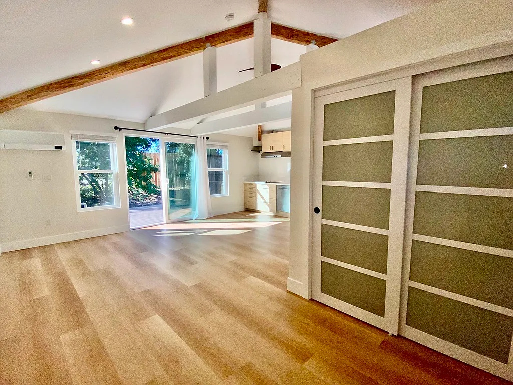Studio, 450 sqft, $2,995 — Photo 4