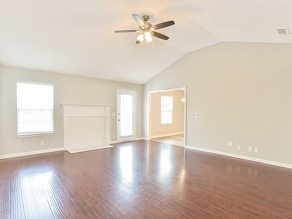 4th image of 3052 Wellington Pl