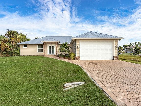 3rd image of 20575 Casaly Dr