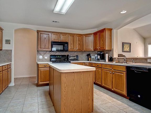 3rd image of 6725 Chalk River Dr