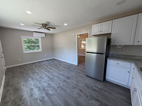 2nd image of 4331 Andrews St APT A