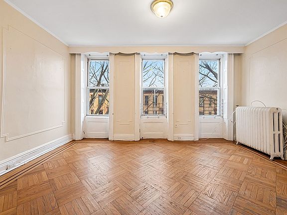 5th image of 472 16th St #A