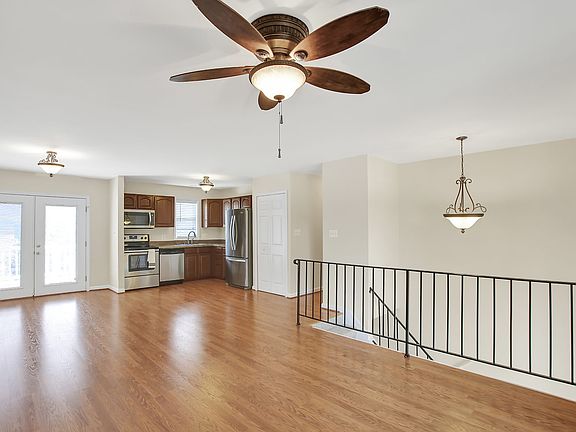 5th image of 1003 Hyde Park Dr