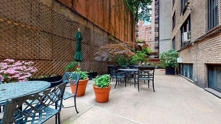 Sold by Upton Realty Group | media 24