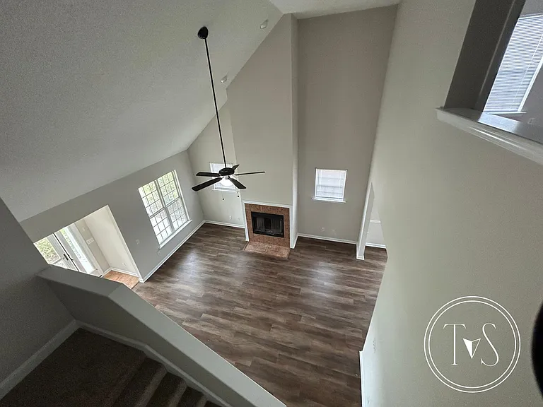 1825 Lawnwoods Dr — Photo 8