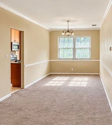 3rd image of 3040 Walton St APT 4