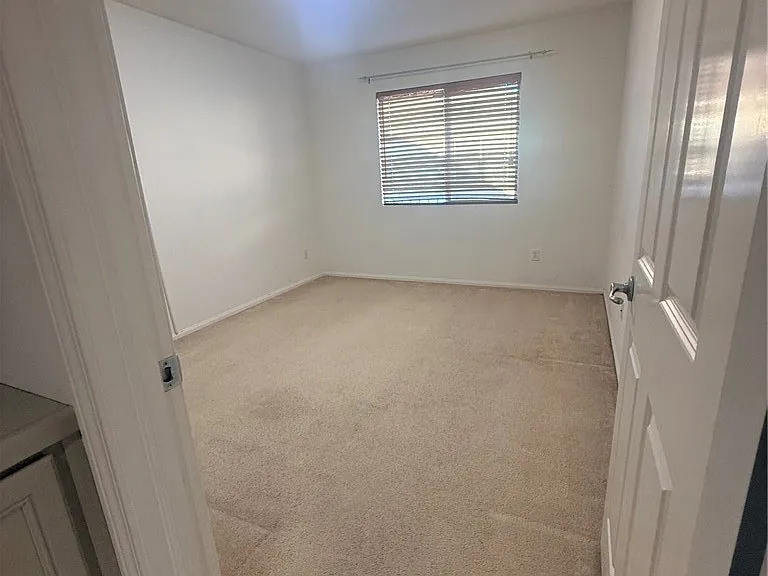 8554 Burnet Ave — Photo 16