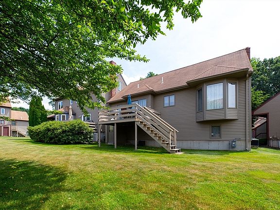 2nd image of 76 Copperwood Dr Unit 76