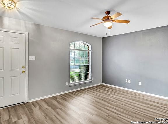 3rd image of 10222 Round Rock Way