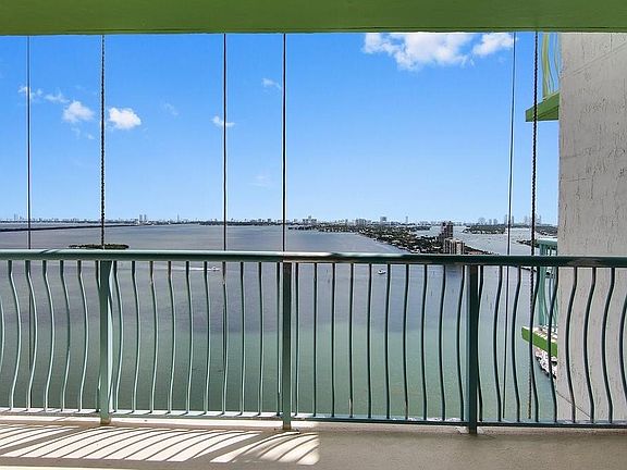 4th image of 1755 N Bayshore #2121