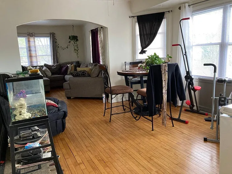 741 Rose Ave E #2 — Photo 4